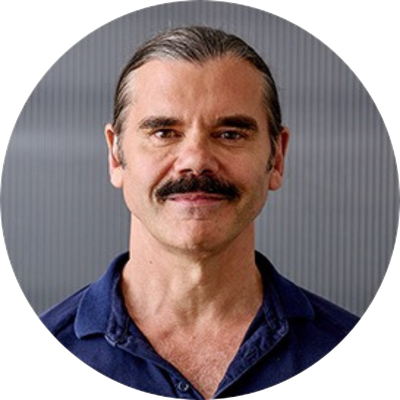 Tim-ellis-Excel-Physiotherapy-and-Wellness-hip-pain-professional